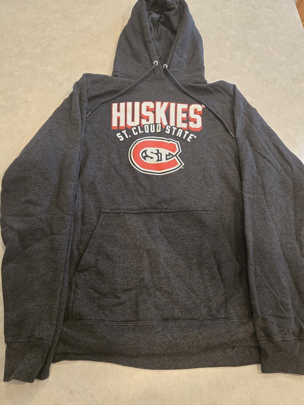 St. Cloud State Huskies Hoodie - Size Large.